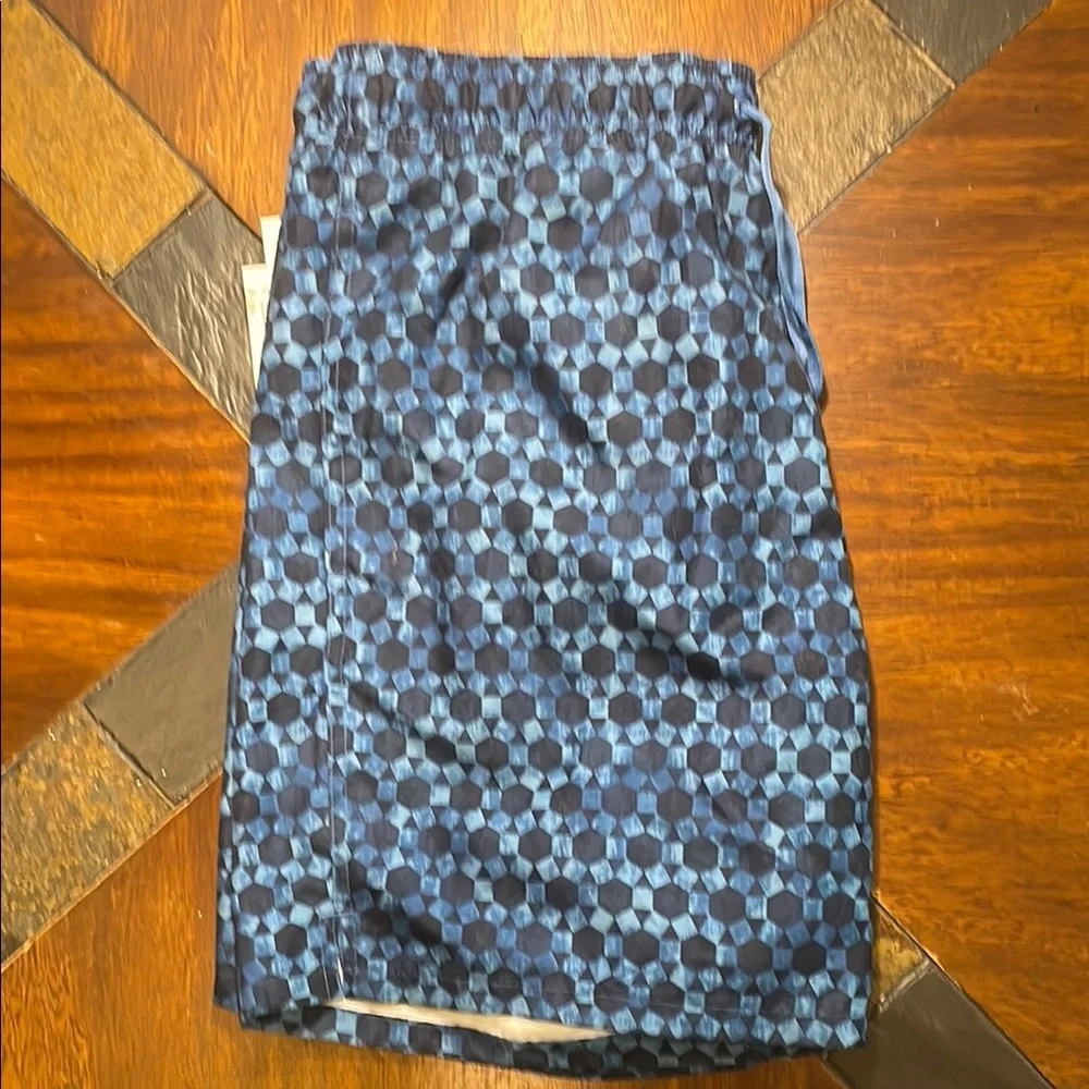 Old Navy Men's Blue Patterned Swim Shorts Size Medium Retail $29.99. NWT.